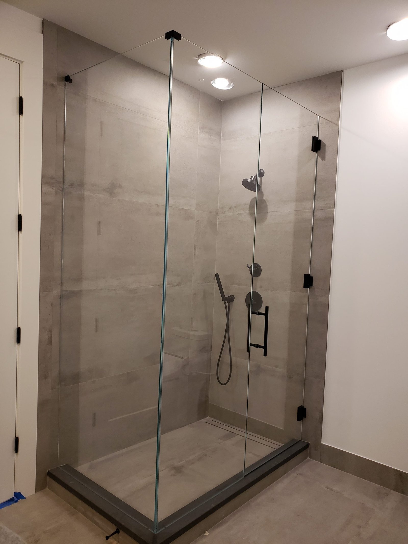 Aq glass shower doors seattle, Aq glass AZ shower doors seattle, Aq glass Arizona, Aq glass custom shower doors seattle AZ, Aq glass framless shower Doors seattle AZ