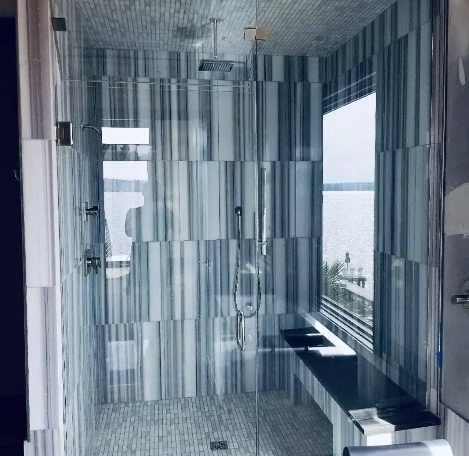 Fully_Custom_Glass_Shower_Door_Hinged_in_the_Middle_Seattle (2)