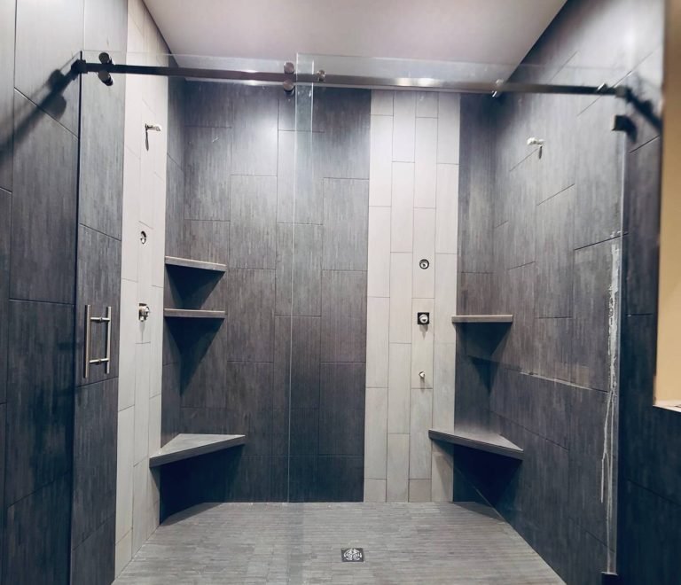 Fully_Custom_Glass_Shower_Door_Hinged_in_the_Middle_Seattle (5)