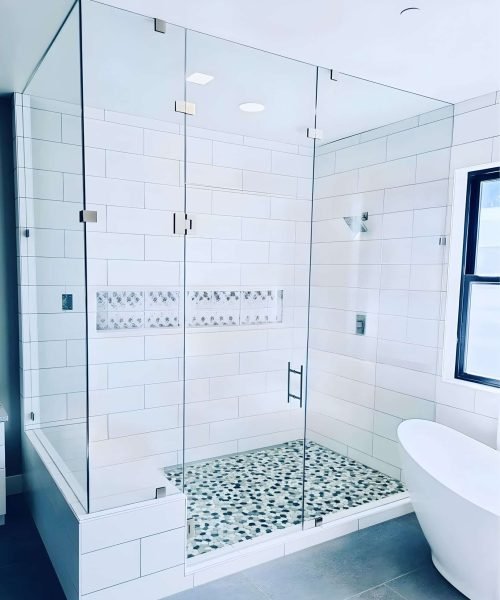 AQ Glass offers best Shower Doors vs Curtains